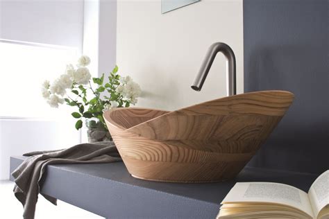 Drevené umývadlo v rôznych štýloch interiéru
