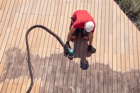 Porovnanie povrchových úprav terasových dosiek