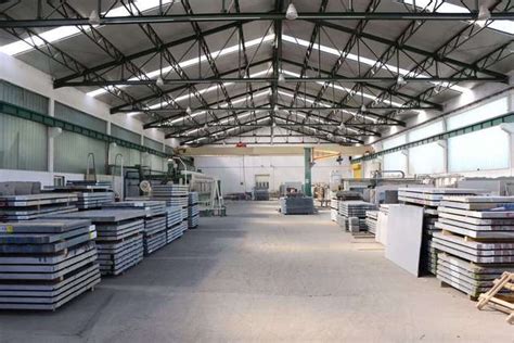 Sklad materiálu v Stavebninách BYTSERVIS