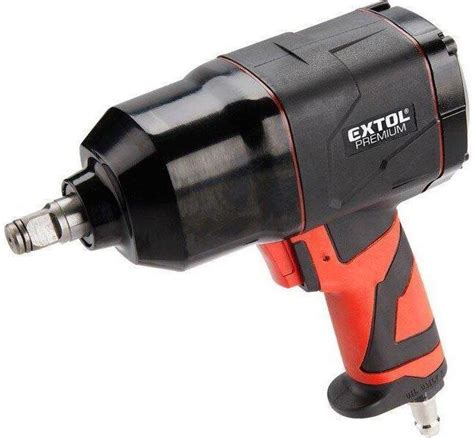 pneumatický rázový uťahovák Extol Premium WI 340 v pracovnom prostredí