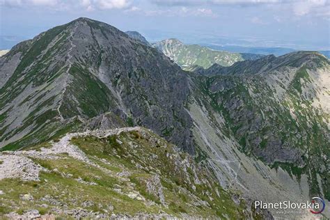 panoramatický pohľad na hlavný hrebeň Západných Tatier