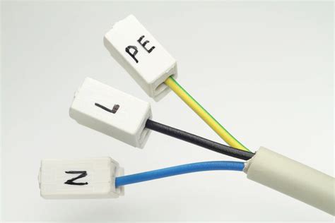 Detail elektrických prípojok a svorkovníc PE a N