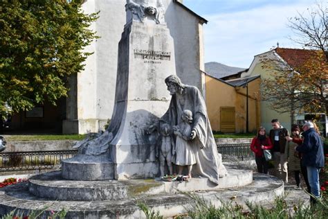 ukážka žulového pomníka