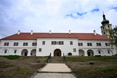 súčasný stav Csákyho kaštieľa po rekonštrukcii