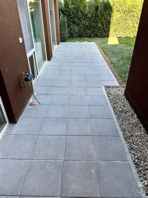 Príklad použitia vymývanej dlažby na terase