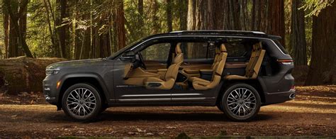 Luxusný interiér Jeep Grand Cherokee