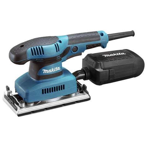 vibračná brúska Makita BO3710 v akcii