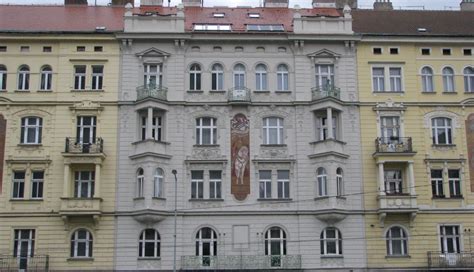 Detailná rekonštrukcia historických ozdobných prvkov fasády