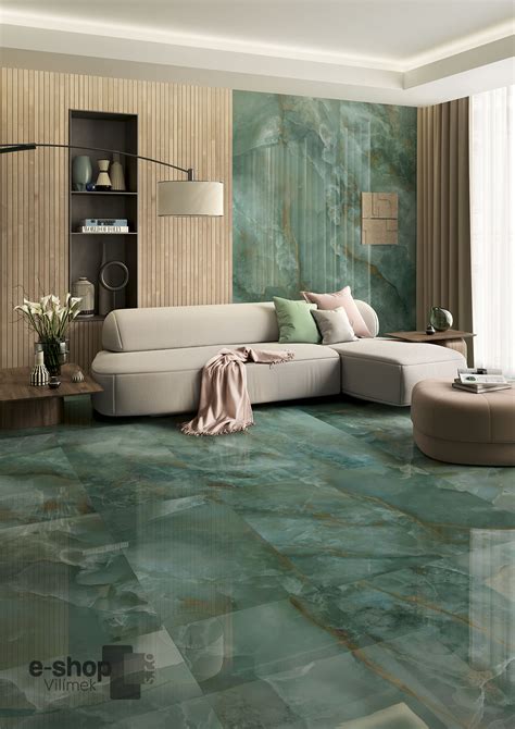 Zelená mramorová dlažba v interiéri