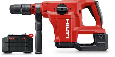 profesionálne vŕtacie kladivo Hilti pri práci na stavenisku