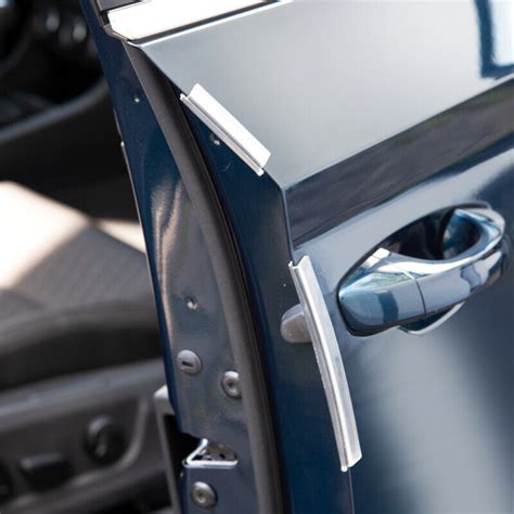 Detail ochranných líšt na dverách Volkswagen Golf