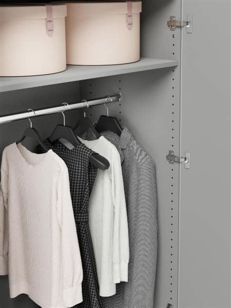 Policové podperky v skrini