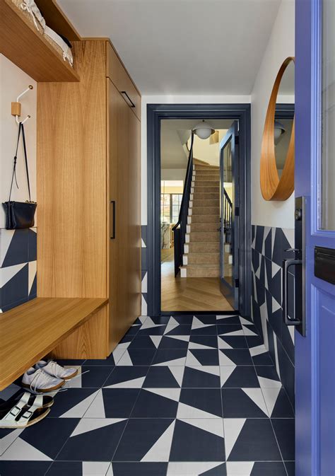 Ukážka interiéru s použitou dlažbou Xclusive Paint Rombi