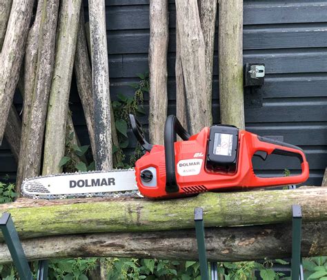 Detailný pohľad na akumulátorovú pílu DOLMAR AS3835Z