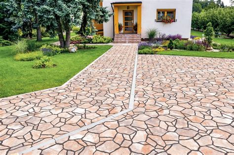 Zámková dlažba v záhrade
