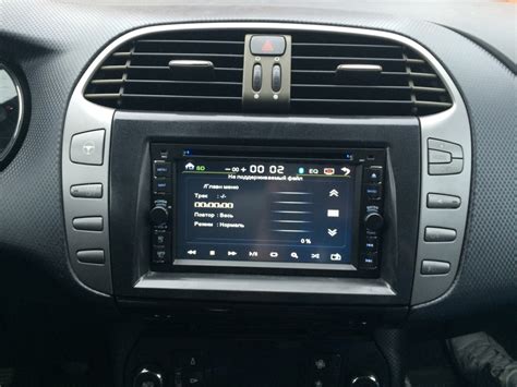 Interiér Fiat Bravo s USB a ovládacími prvkami