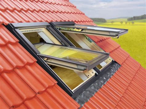 Rôzne materiály oplechovania strešných okien