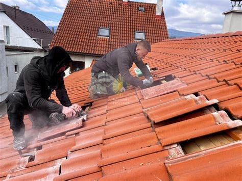 Detaily inštalácie klinkerových pásikov