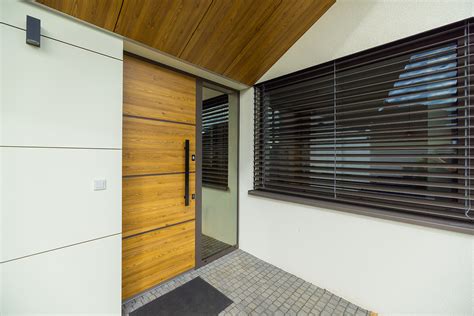 Vizualizácia vchodových dverí v dome