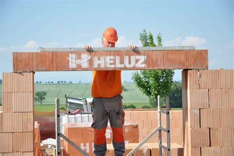 Rôzne typy tehál HELUZ pre špecifické stavebné potreby