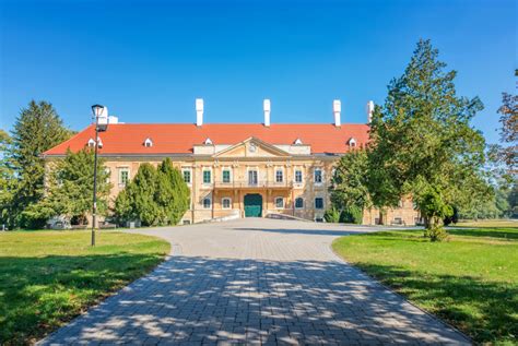 Pálffyovský kaštieľ v Malackách po rekonštrukcii fasády