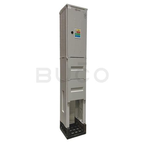 Pilierový elektromerový rozvádzač na hranici pozemku