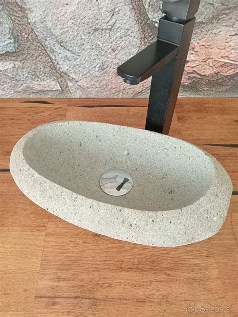 Kúpeľňové umývadlo z technického kameňa
