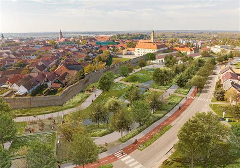 Celkový pohľad na zrekonštruovaný dom z ulice