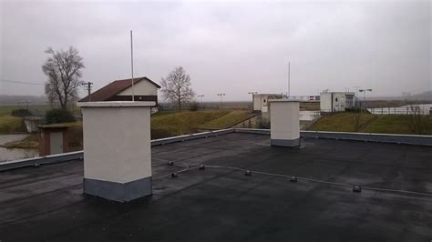Bleskozvod na streche budovy