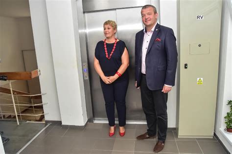 Personál a klienti v modernizovaných priestoroch CSS Jesienka