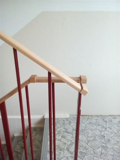 Príklad kovového madla na zábradlí