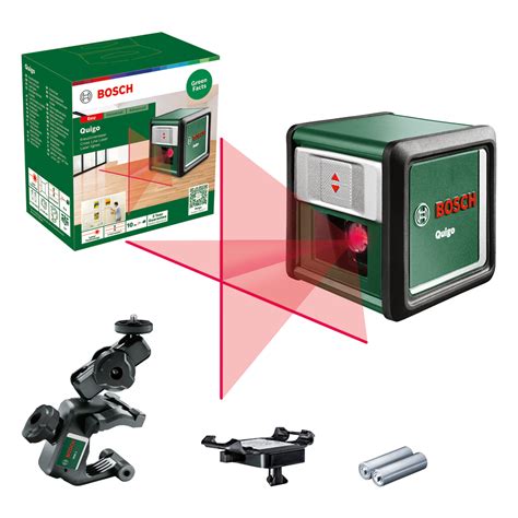 Tapetovanie stien s krížovým laserom Bosch Quigo II
