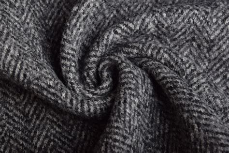 ukážka rôznych typov podláh v štýle rybej kosti