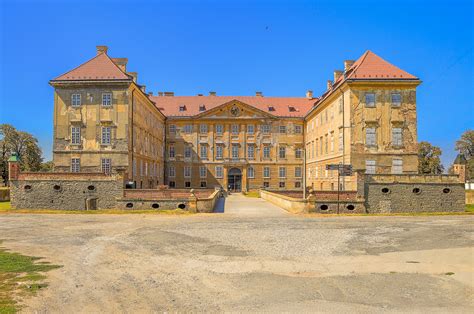 Holíčsky zámok celkový pohľad