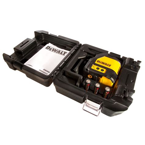 Balenie DeWalt DW088CG s príslušenstvom