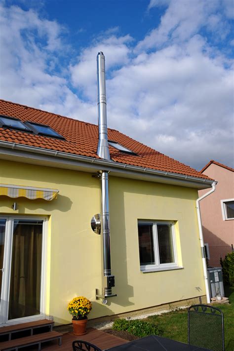 Nerezový komín v modernom nízkoenergetickom dome