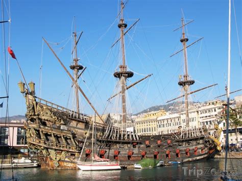 Historická loď s generátorom na drevo DOKOGEN