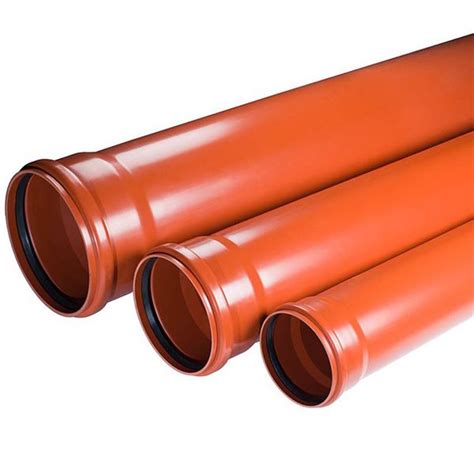 Ukážka hladkého rezu PVC rúrky po odhrotovaní