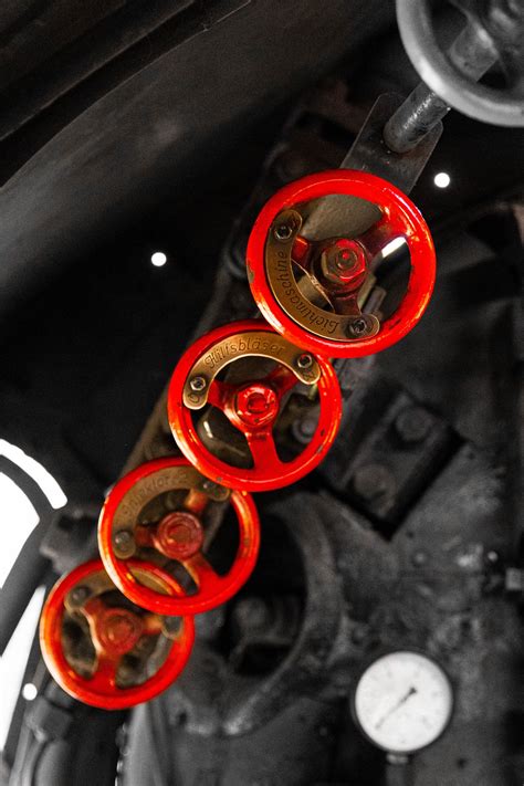 Detail brúsneho vreteníka a ovládacích prvkov