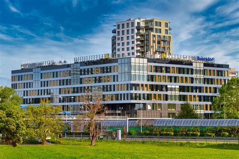 Weaverský mlyn vo Swansea - prvá viacposchodová železobetónová budova