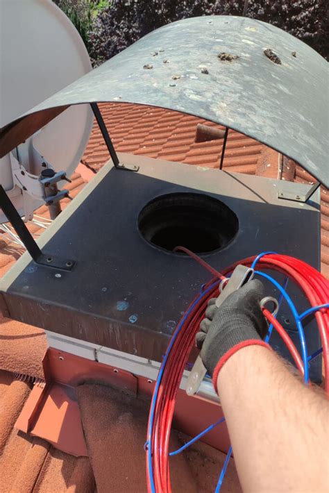 Čistenie okolia komína po inštalácii uzáveru