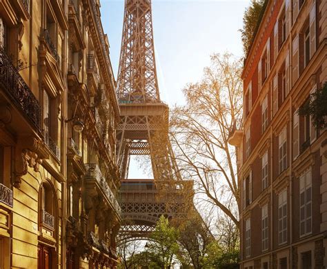 Starý Paríž s úzkymi uličkami pred Haussmannovou prestavbou