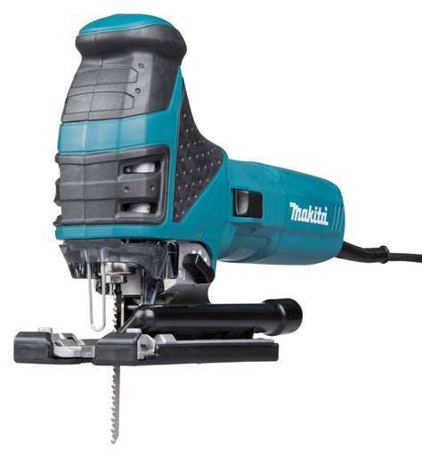 Detailný pohľad na telo priamočiarej píly Makita 4351FCTJ s viditeľným ergonomickým dizajnom