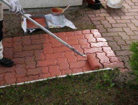 Aplikácia moridla na zámkovú dlažbu