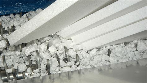 Blok expandovaného polystyrénu vo výrobe