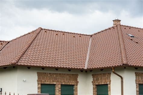 Dôležitosť detailov pri šikmej streche (príklad odkvap, hrebeň, úžľabie)