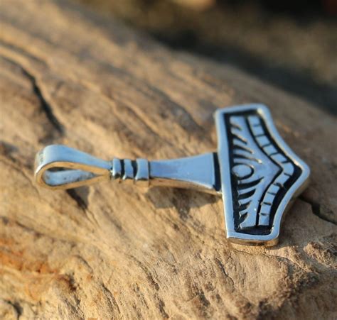 Vikingské amulety Mjölnir