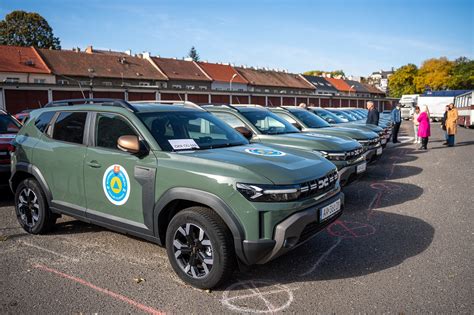 Fotografia: Nové terénne vozidlá Dacia Duster pre okresné úrady