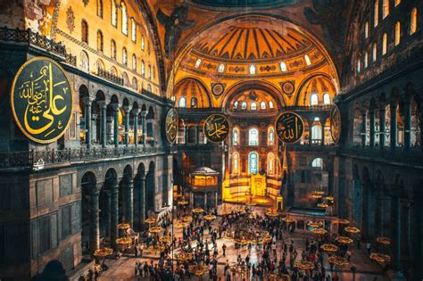 Interiér Hagia Sofia s kupolou