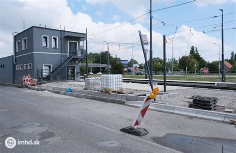 Príprava THT komponentov pred osadením